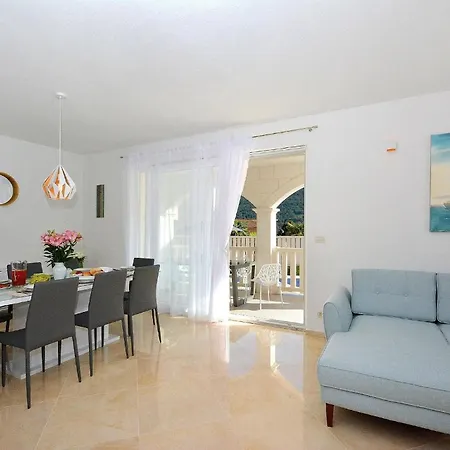 Ferienhaus Mit Privatpool Fur 8 Personen Ca 190 Qm In Grebastica, Dalmatien Norddalmatien 別荘 Grebaštica