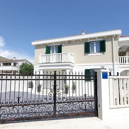 Ferienhaus Mit Privatpool Fur 8 Personen Ca 190 Qm In Grebastica, Dalmatien Norddalmatien * Grebaštica