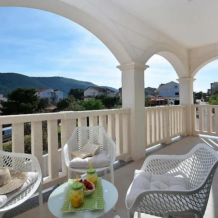 Ferienhaus Mit Privatpool Fur 8 Personen Ca 190 Qm In Grebastica, Dalmatien Norddalmatien 別荘 Grebaštica