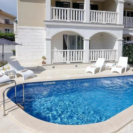 Ferienhaus Mit Privatpool Fur 8 Personen Ca 190 Qm In Grebastica, Dalmatien Norddalmatien 別荘 Grebaštica